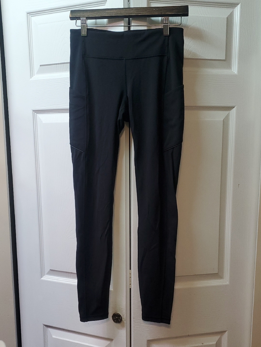 LULULEMON SIZE 6 Women's Black High-Rise Performance Leggings With Leg Pockets